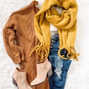 5pieces Clothing and accessories mystery box fal winter season sweater jacket